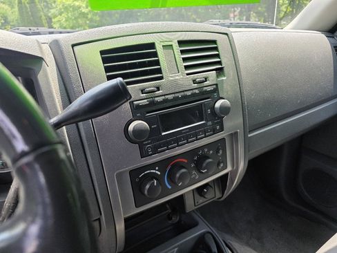 Used 2007 Dodge Dakota SLT w/ Sport Appearance Group AWD/4WD image 14