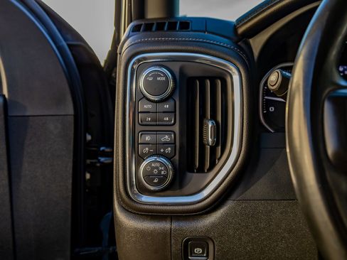 Used 2023 GMC Sierra 3500 Denali image 22