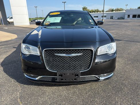 Used 2018 Chrysler 300 Touring L RWD image 3