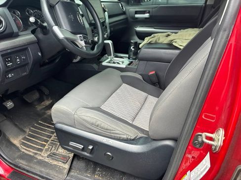 Used 2017 Toyota Tundra SR5 w/ SR5 Upgrade Package AWD/4WD image 9