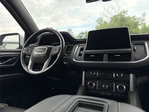 Used 2021 GMC Yukon SLT w/ SLT Luxury Plus Package AWD/4WD image 9