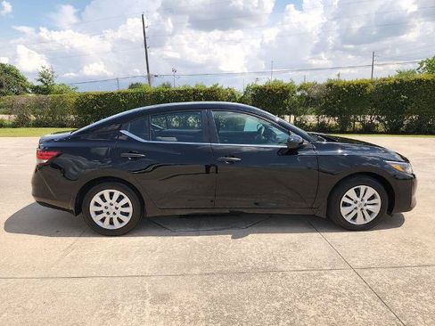 Certified 2025 Nissan Sentra S FWD image 4