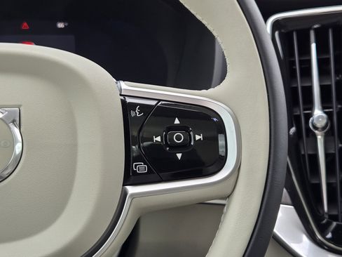 New 2026 Volvo XC90 B6 Ultra image 33