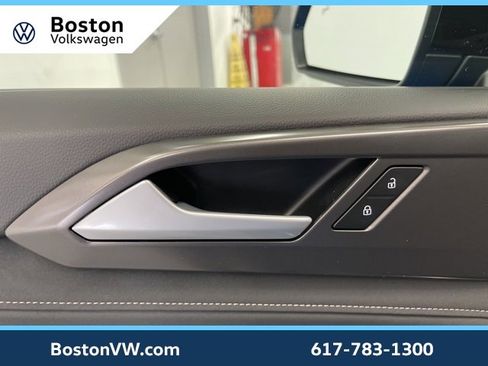 Used 2025 Volkswagen Taos SE image 23