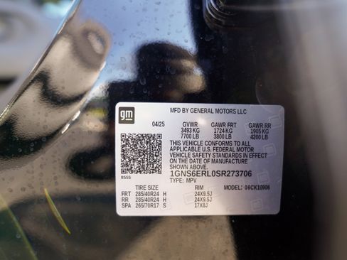 Used 2025 Chevrolet Suburban RST AWD/4WD image 33