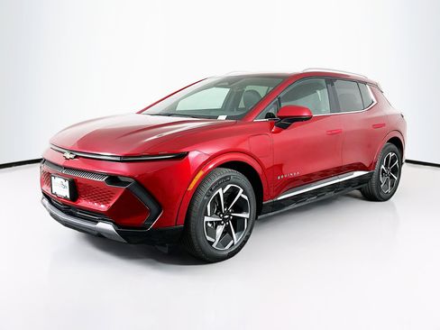 Used 2024 Chevrolet Equinox EV LT image 3