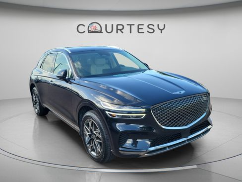 Used 2023 Genesis GV70 2.5T w/ Select Package AWD/4WD image 4