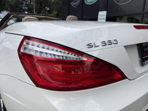 Used 2015 Mercedes-Benz SL 550 w/ Driver Assistance Package image 16