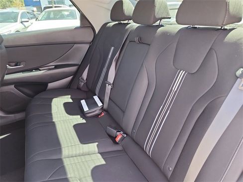 New 2025 Hyundai Elantra SEL image 14