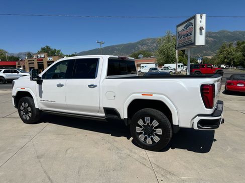 Used 2024 GMC Sierra 3500 Denali w/ Denali Reserve Package image 3