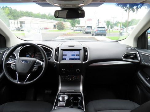 Used 2019 Ford Edge SEL image 25