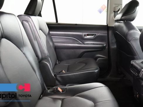 Certified 2024 Toyota Grand Highlander AWD image 28