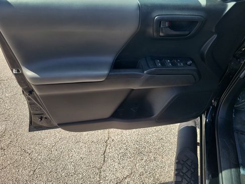 Used 2022 Toyota Tacoma SR w/ SR Convenience Package RWD image 22