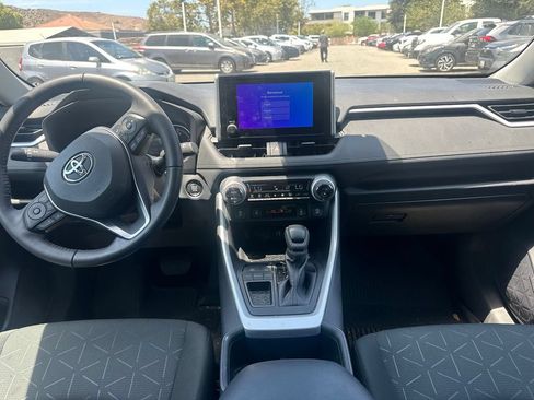 Used 2024 Toyota RAV4 XLE w/ Convenience Package FWD image 10