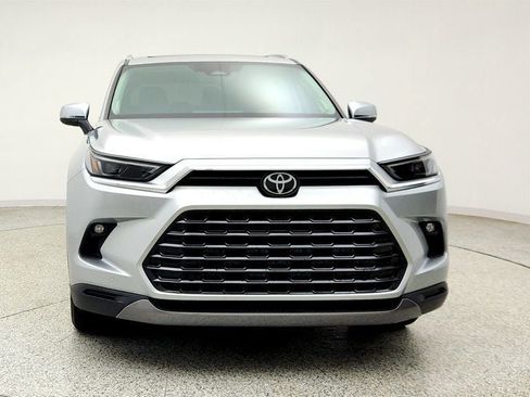 Used 2024 Toyota Grand Highlander AWD Hybrid image 2
