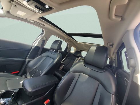 Used 2023 Kia Sportage EX w/ EX Premium Package AWD/4WD image 17