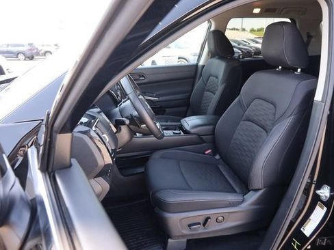 Certified 2025 Nissan Pathfinder SV AWD/4WD image 9