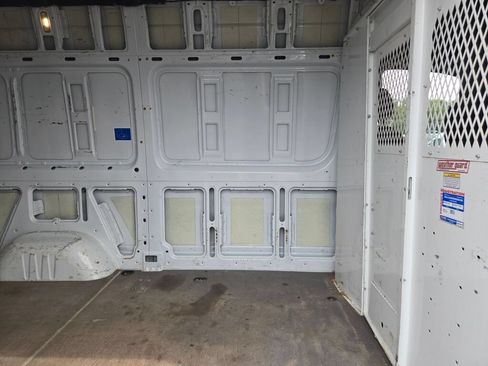Used 2022 Mercedes-Benz Sprinter 2500 image 7