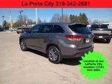 Used 2017 Toyota Highlander SE image 5