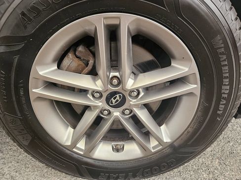 Used 2018 Hyundai Santa Fe Sport w/ 2.4L Value Package 02 AWD/4WD image 28