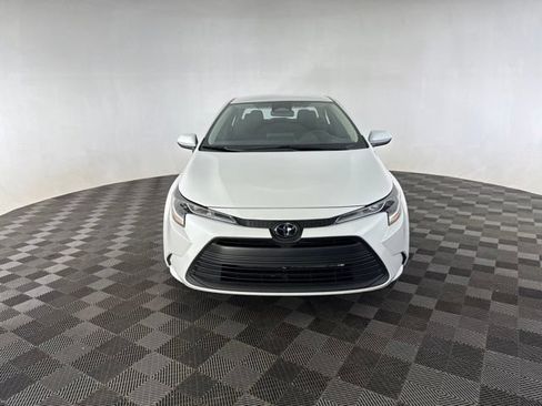 Used 2025 Toyota Corolla LE FWD image 3