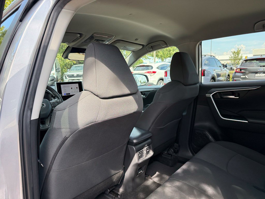 Used 2024 Toyota RAV4 XLE FWD image 32