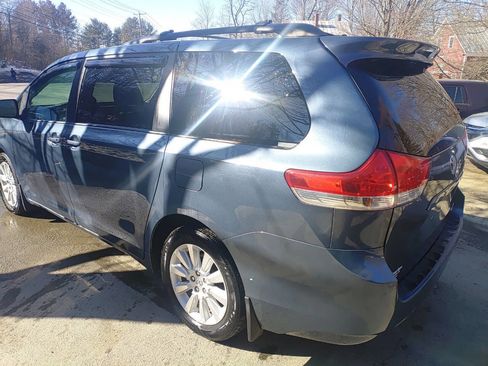 Used 2013 Toyota Sienna LE w/ Towing Pkg image 7