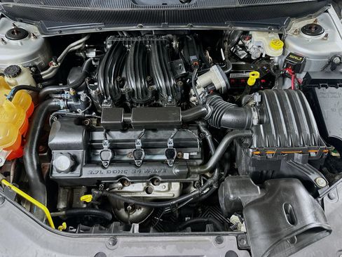 Used 2008 Chrysler Sebring Touring FWD image 27