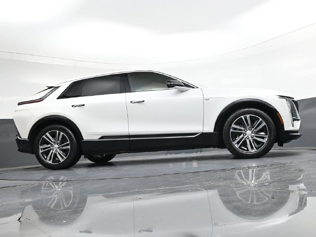 Used 2024 Cadillac Lyriq Luxury RWD image 29