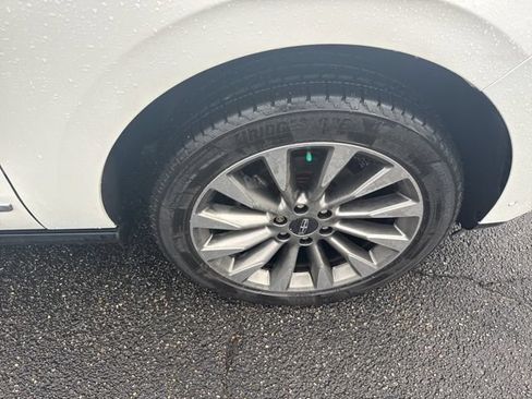 Used 2020 Lincoln Navigator Reserve AWD/4WD image 35