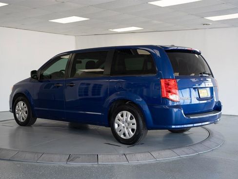 Used 2019 Dodge Grand Caravan SE FWD image 5