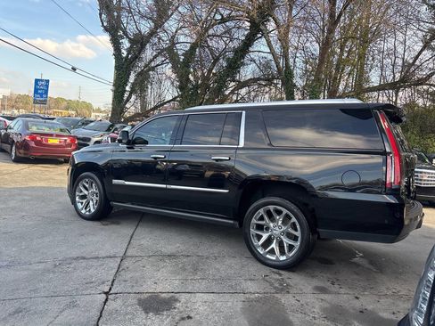 Used 2017 Cadillac Escalade ESV Premium Luxury image 6
