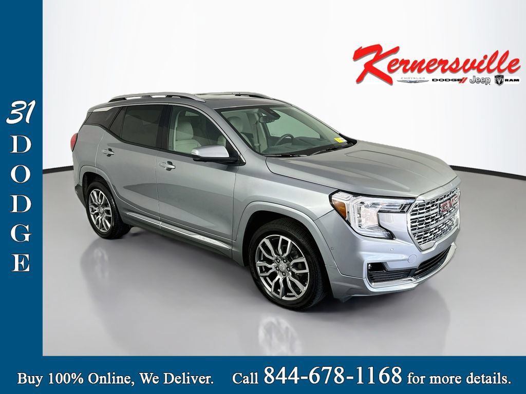 Used 2024 GMC Terrain Denali w/ Denali Premium Package AWD/4WD image 1
