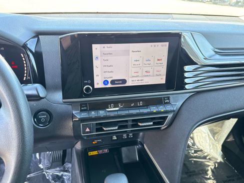 Used 2025 Toyota Camry LE FWD image 21