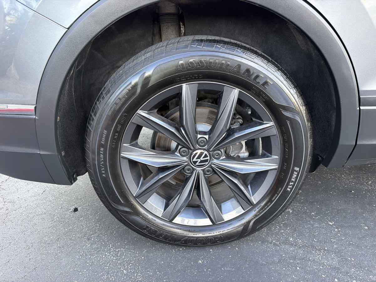 Used 2022 Volkswagen Tiguan SE FWD image 30