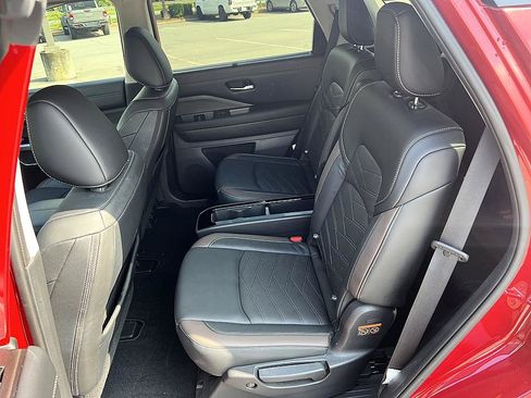 Certified 2023 Nissan Pathfinder Platinum AWD/4WD image 14