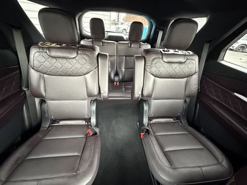 Used 2026 Ford Explorer Platinum w/ LUX Leather Package AWD/4WD image 57
