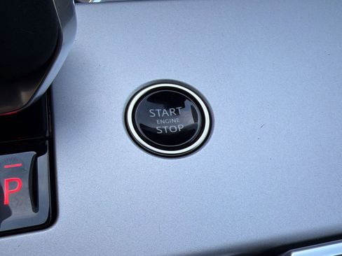 Used 2025 Land Rover Range Rover Autobiography AWD/4WD image 26