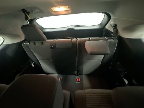 Used 2020 Toyota Highlander LE AWD/4WD image 25
