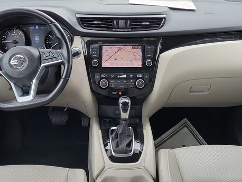 Certified 2022 Nissan Rogue Sport SL w/ Premium Package FWD image 14
