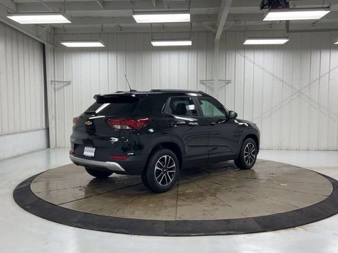 Used 2024 Chevrolet TrailBlazer LT w/ Convenience Package FWD image 8
