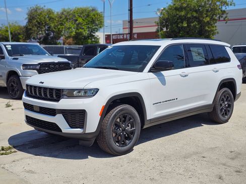 New 2026 Jeep Grand Cherokee L 4WD image 3