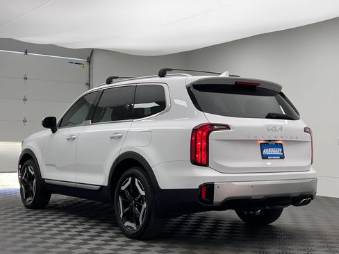 Used 2024 Kia Telluride S FWD image 11