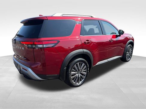 Used 2022 Nissan Pathfinder SL AWD/4WD image 5