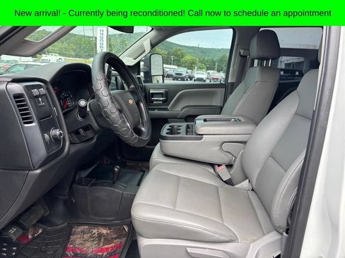 Used 2019 Chevrolet Silverado 2500 W/T AWD/4WD image 9