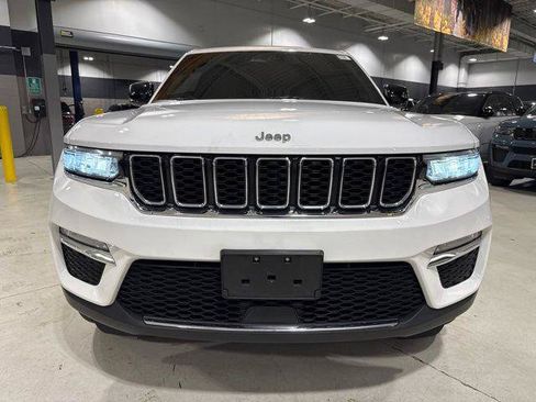 Certified 2022 Jeep Grand Cherokee Limited AWD/4WD image 2