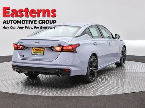 Used 2023 Nissan Altima 2.5 SR FWD image 5