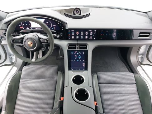 Used 2025 Porsche Taycan 4S image 39