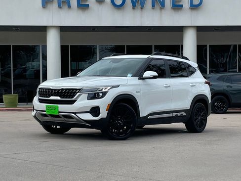 Used 2022 Kia Seltos Nightfall Edition AWD/4WD image 2