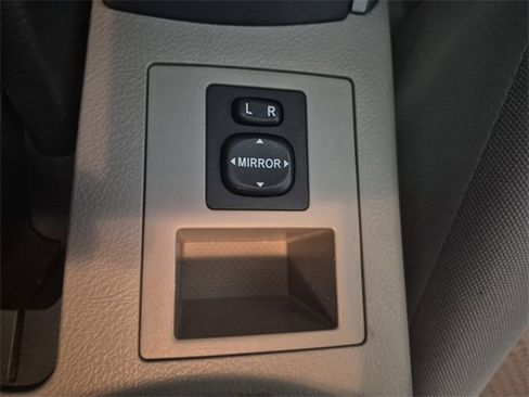 Used 2007 Toyota RAV4 2WD image 31